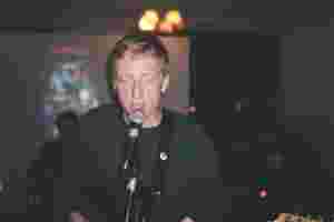 Alex Calder shares new track, ‘Lola’