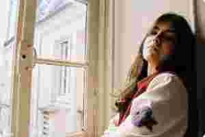 Alma Elste unveils debut single, ‘Heart Melter’