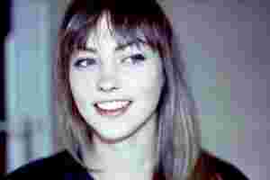 Watch Angel Olsen perform 'Hi-Five' on Letterman