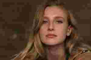 Listen to Billie Marten’s warming cover of ‘White Christmas’