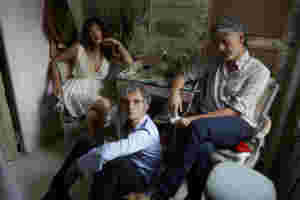 Grizzly Bear’s Chris Bear remixes ‘Lady M’ by Blonde Redhead