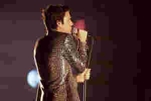 Brandon Flowers debuts 'I Can Change' video