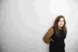 Brooke Bentham brings bring raw, reverb-strewn energy on new track 'Out Of My Mind'
