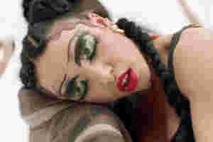 FKA twigs debuts #throughtheglass video, featuring ‘Video Girl’ edit