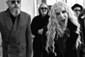 Garbage - Let All That We Imagine Be The Light