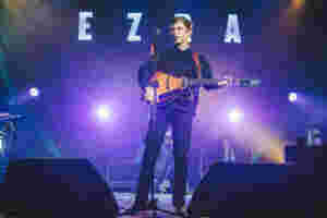 Watch George Ezra bring ‘Budapest’ to The Late Late Show