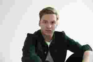 George Ezra encourages fans to knock his own hit 'Shotgun' off the top spot