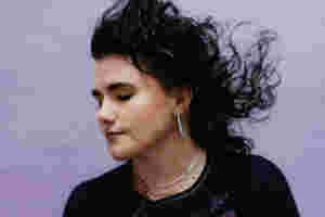 Georgia returns with bouncing electro banger ‘Wanna Play’