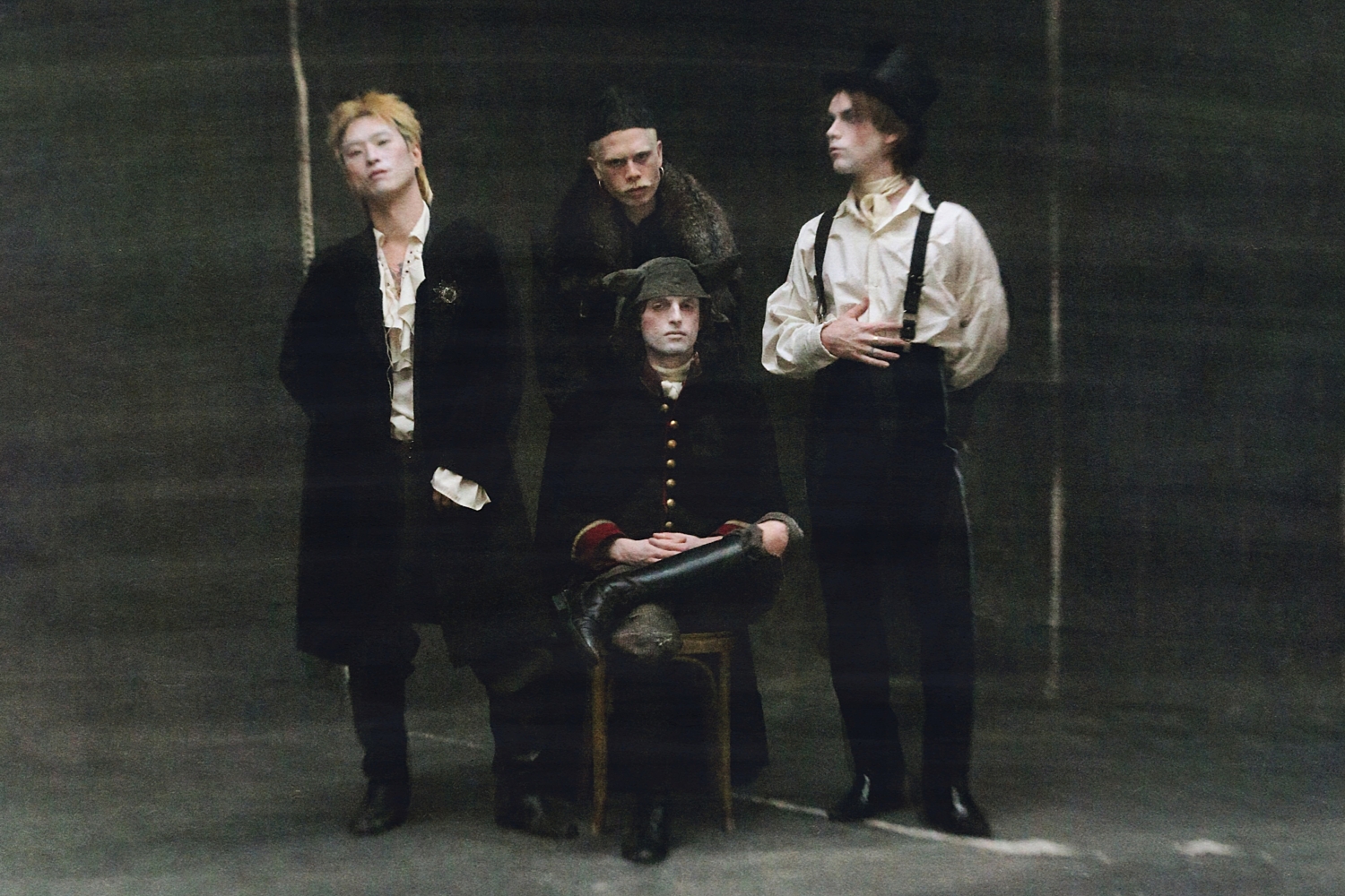 HMLTD announce new album ‘FANGS’ and share single ‘I Used To Ride In Limousines’