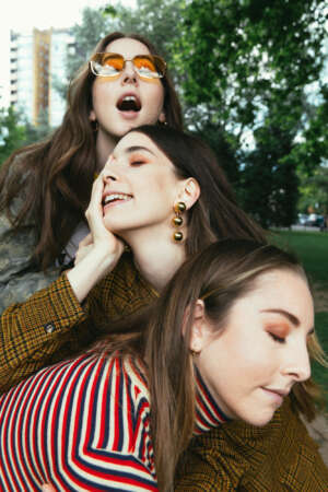 Sisters, Ledge: Haim