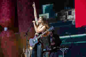 HAIM announce tenth anniversary performance of debut album ‘Days Are Gone’