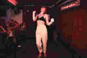 Jessica Winter, Miss Tiny, Paper Dress Vintage, London