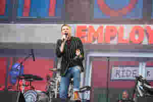 Kaiser Chiefs extend ‘Employment’ 20th anniversary celebrations with 2026 UK tour dates