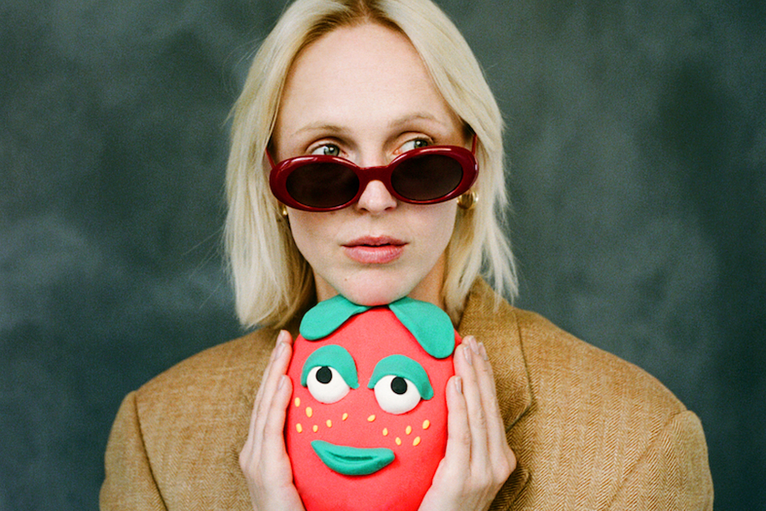Laura Marling releases children’s cover album ‘Laura Sings Raffi’