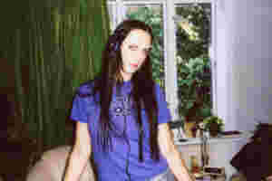 MØ opens new chapter with double single ‘Hunnybån’ / ‘Fine Curls’