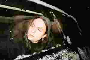 MØ drops latest ‘Plæygirl’ preview ‘Keep Møving’