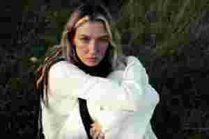 Nieve Ella counts her blessings in new single ‘Lucky Girl’