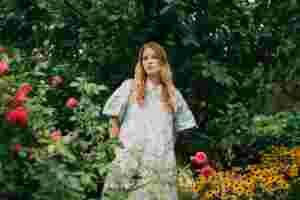 Paris Paloma recruits Emma Thompson and Tom Blyth for ‘Good Boy’ video