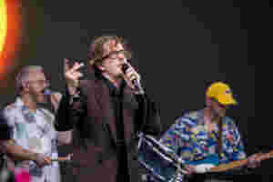 Pulp share new single ‘Begging For Change’, from War Child’s ‘HELP(2)’ charity album