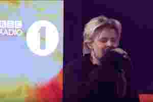 Robyn covers ‘Last Christmas’ and performs ‘Honey’ in the Live Lounge