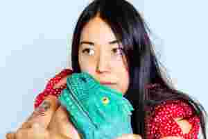 SASAMI shares kimchi-tutorial video for ‘Morning Comes’, adds UK dates