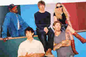 Turnstile join forces with Blood Orange and Hayley Williams for ‘NEVER ENOUGH’ single ‘SEEIN’ STARS’; also share new track ‘BIRDS’