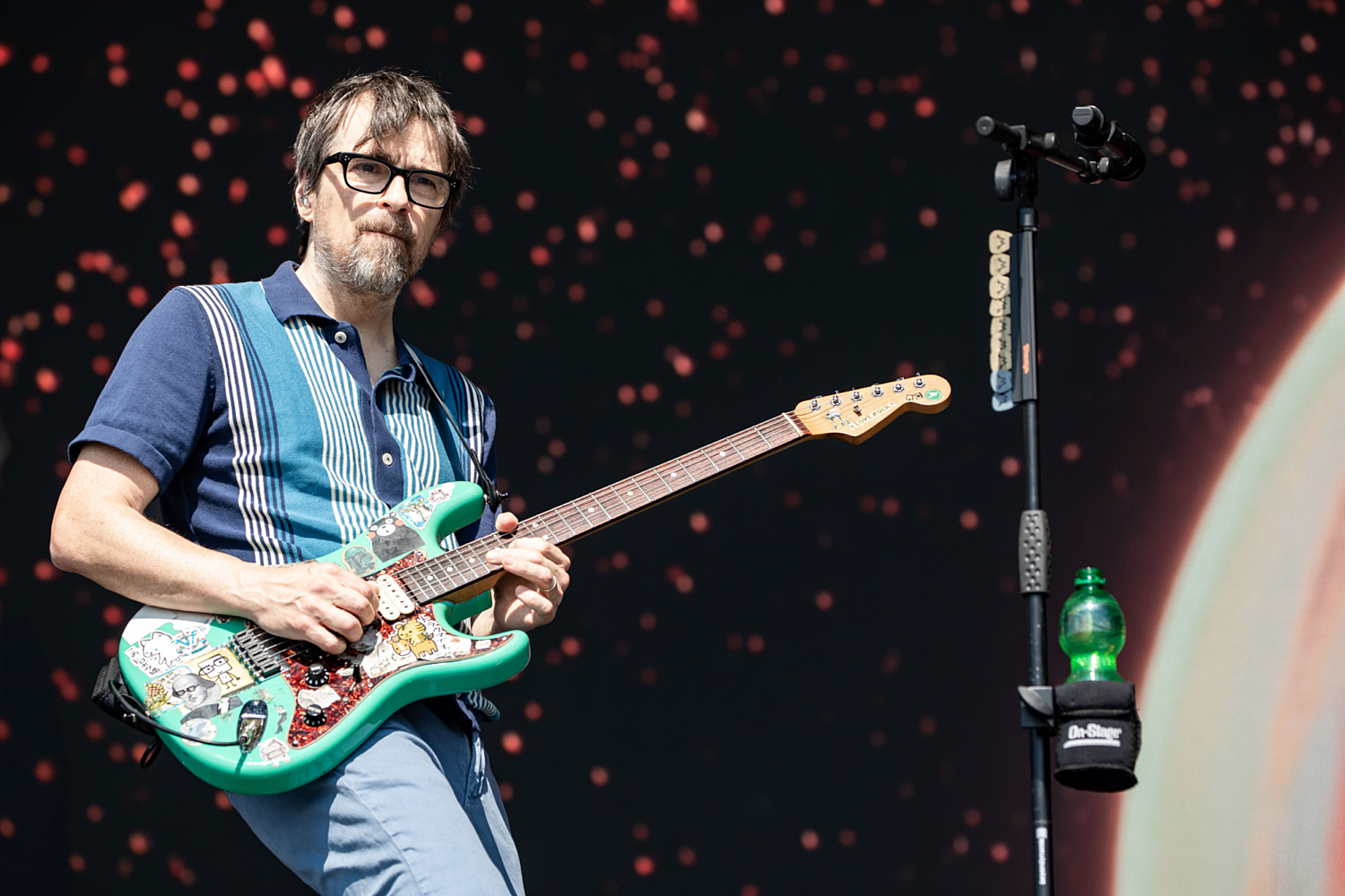 Weezer share new track ‘C.E.O.’, announce huge new tour