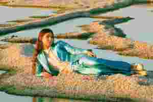 Driving from the Back Seat: Weyes Blood