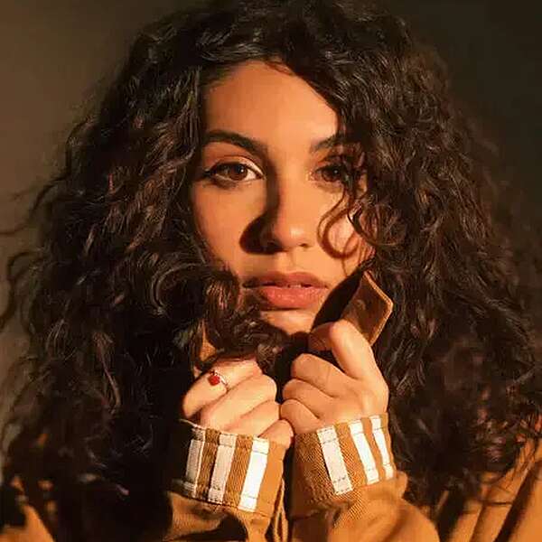 <strong>Alessia Cara - Love and Hyperbole</strong> 