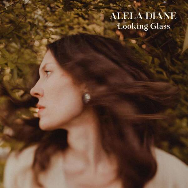 <strong>Alela Diane - Looking Glass</strong> 