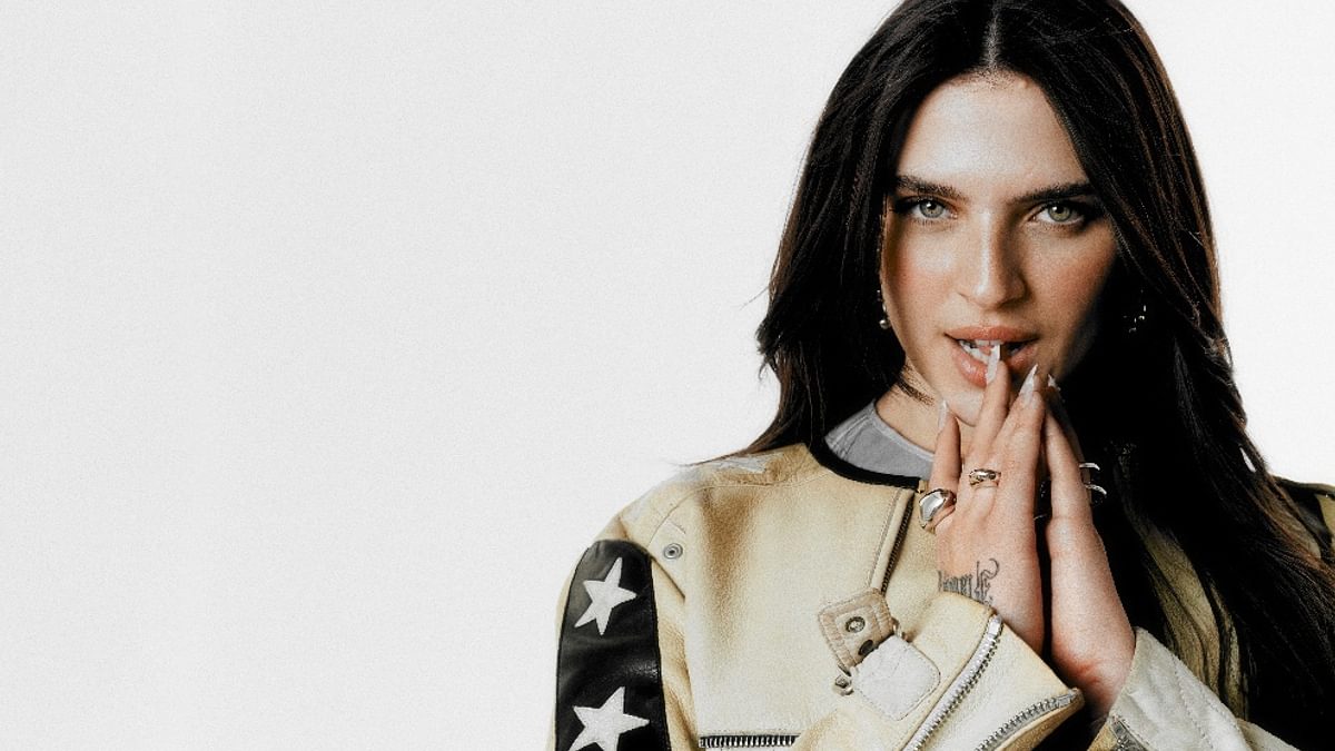 Mae Muller announces debut album 'Sorry I'm Late' - Vimarsana News