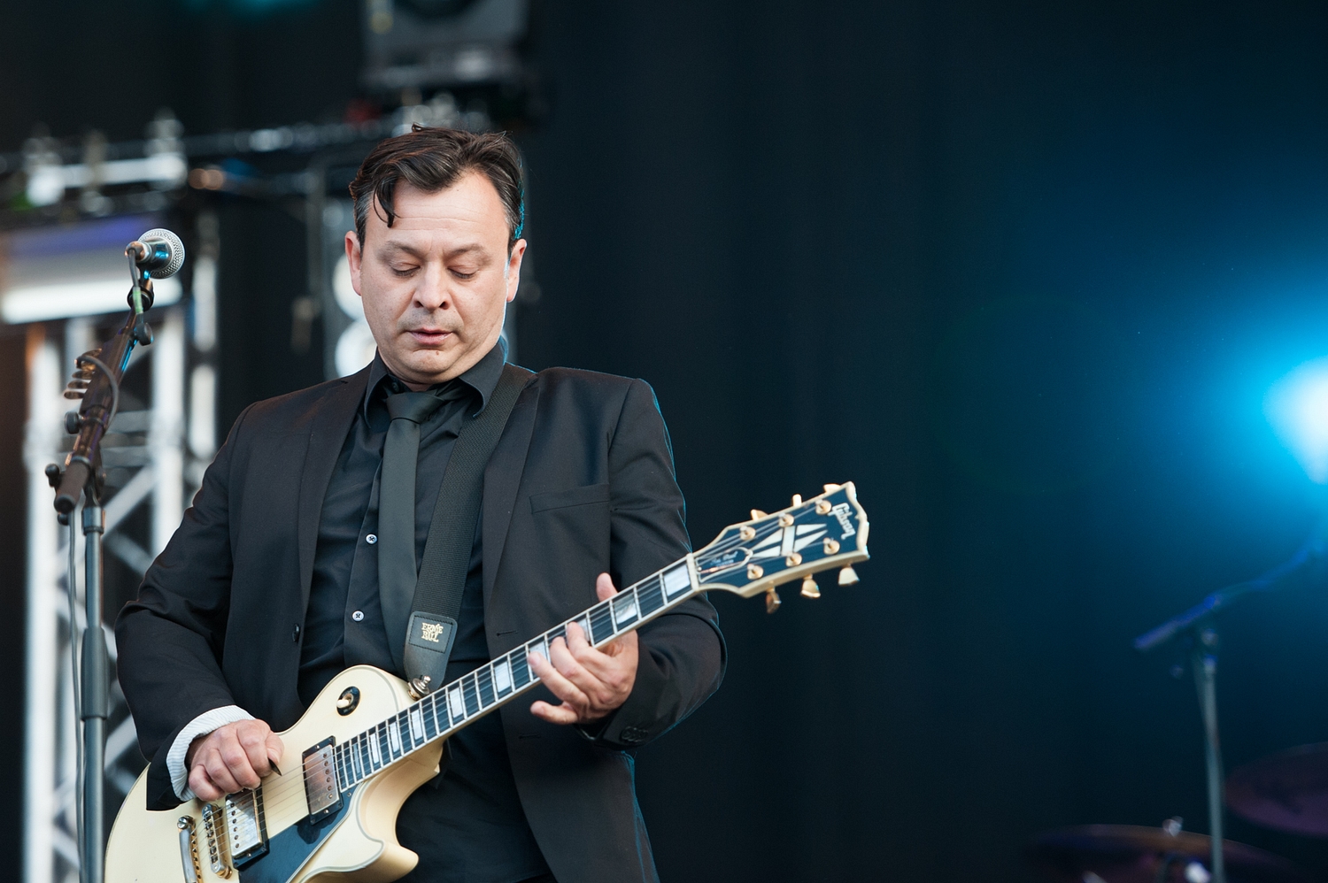 Manic Street Preachers bring devotion to the dedicated at Latitude 2015