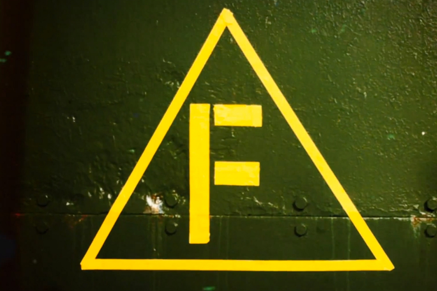 Manic Street Preachers air new ‘Futurology’ video