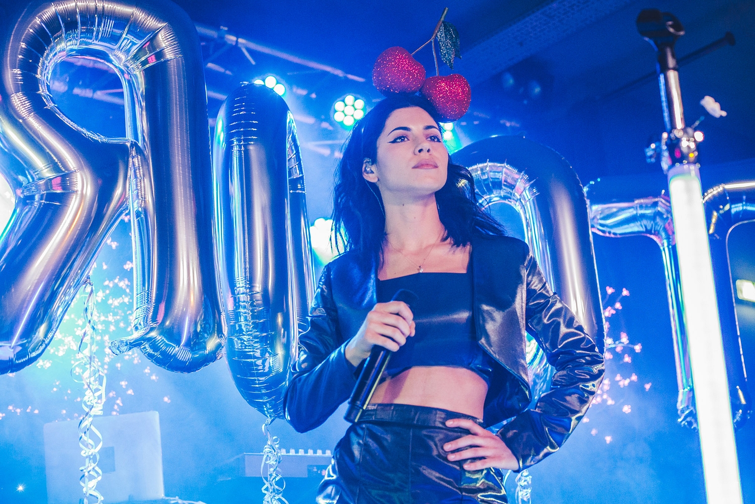 Marina and the Diamonds gets frooty at tiny DIY show