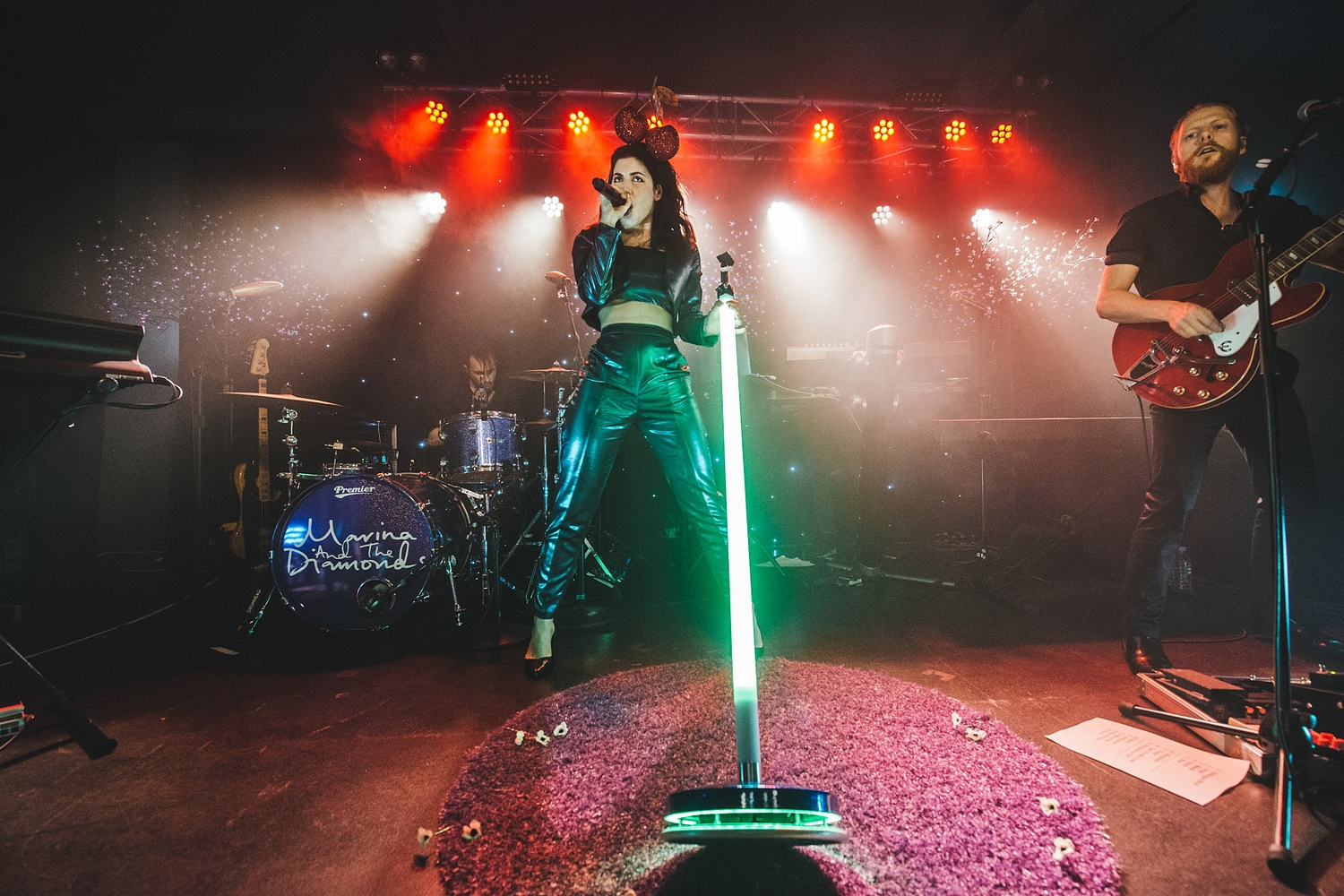 Marina and the Diamonds gets frooty at tiny DIY show