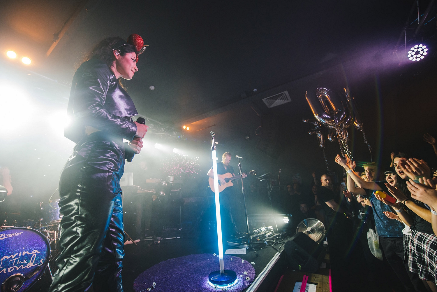 Marina and the Diamonds gets frooty at tiny DIY show