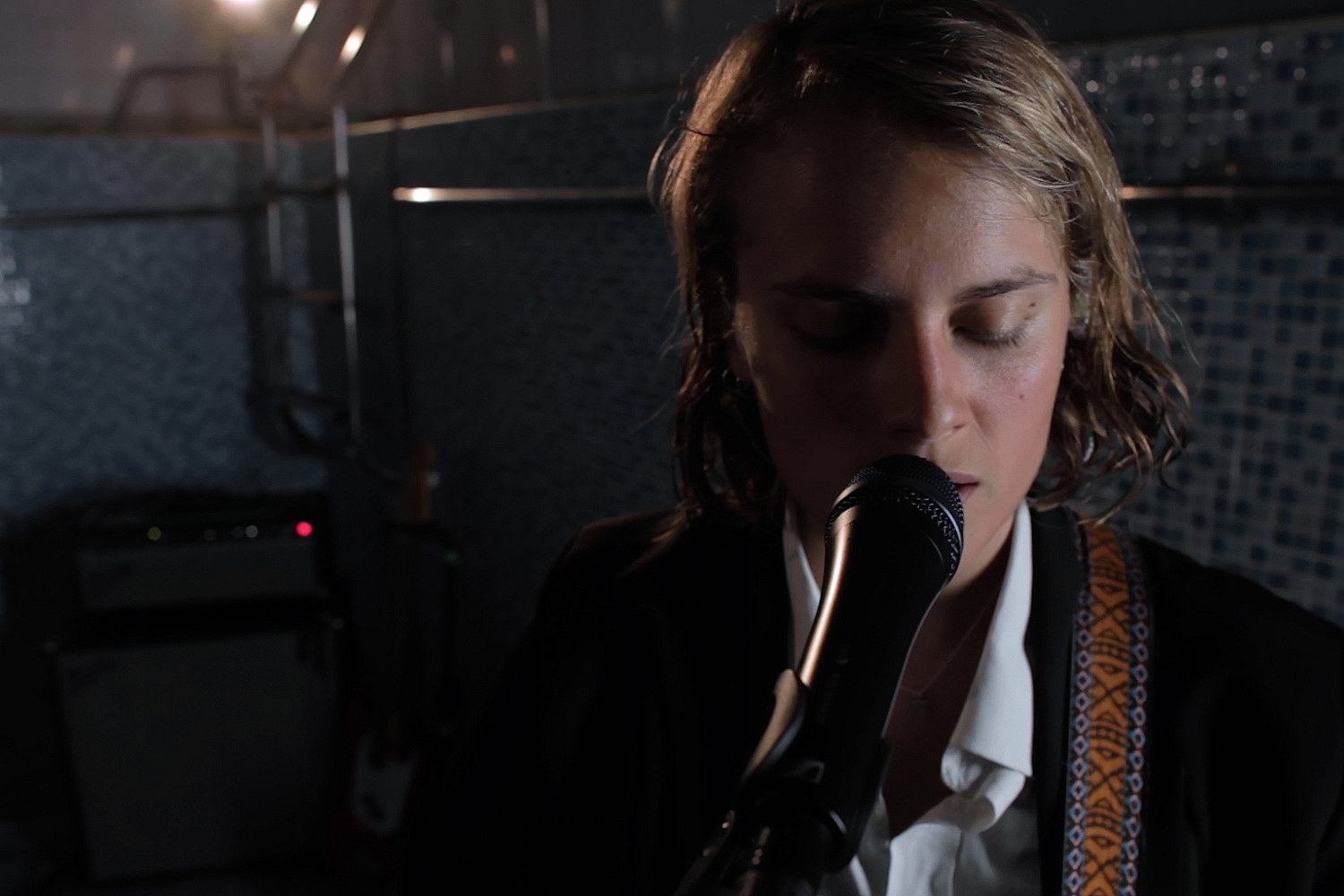 Marika Hackman releases live cover of Elliott Smith’s ‘Between The Bars’