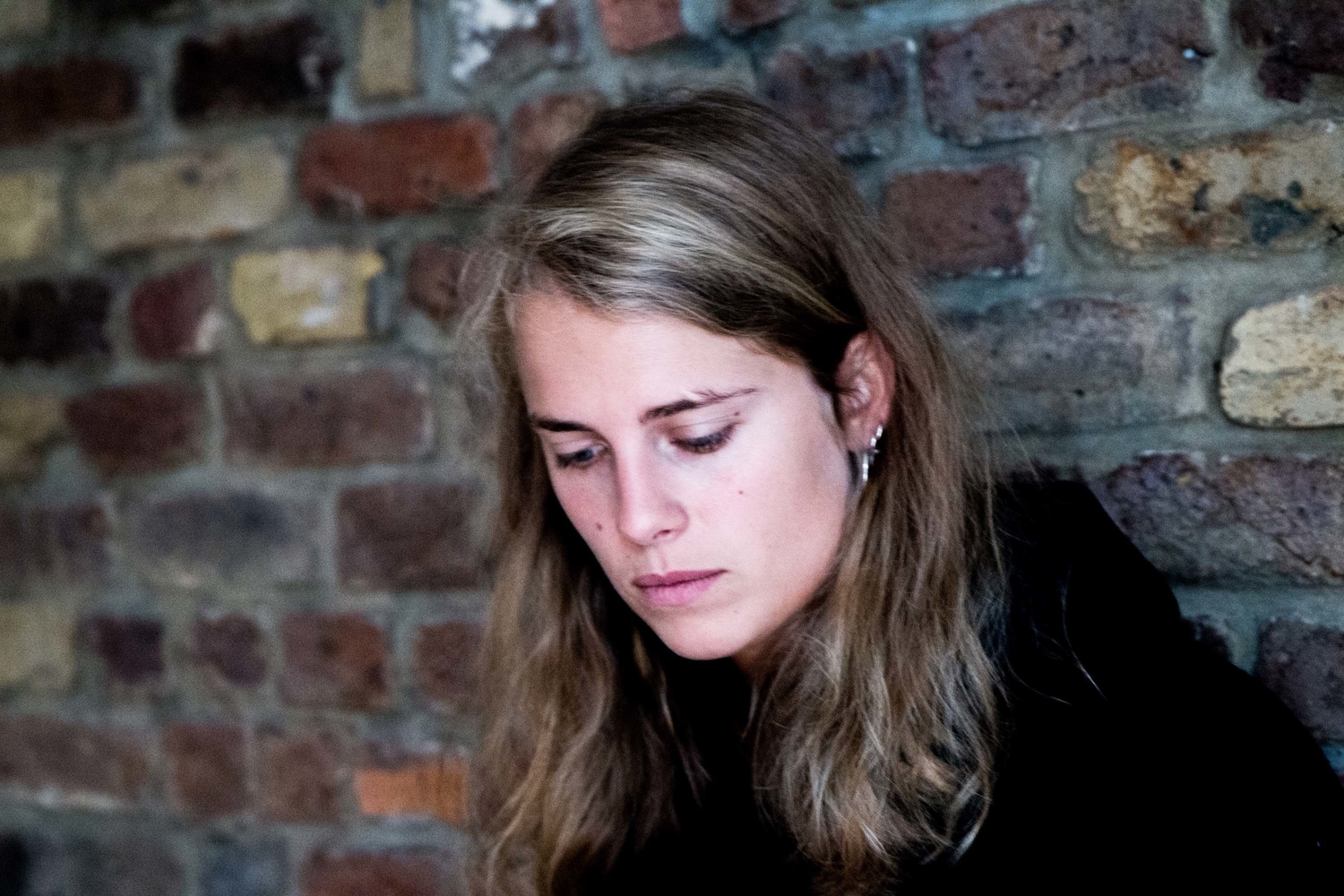 Marika Hackman returns with ‘i’m not where you are’