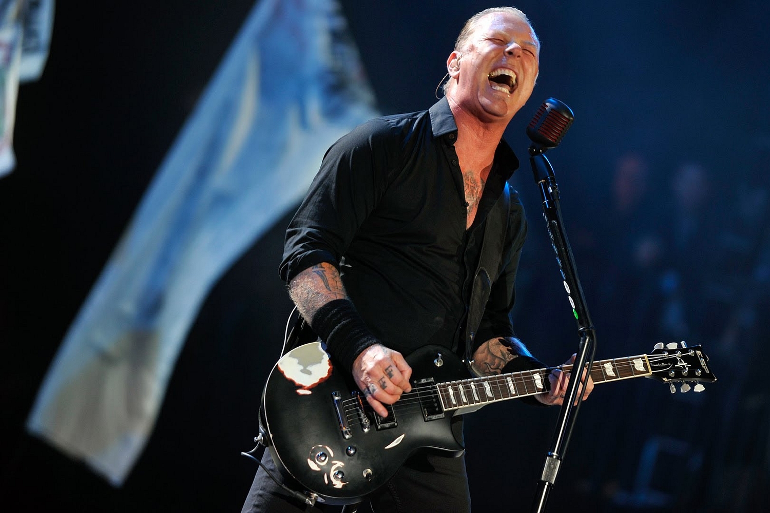 See Metallica face down Glastonbury 2014 with 'One'