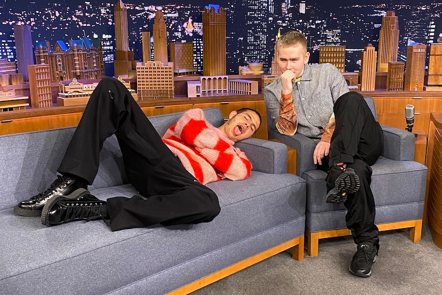 Mura Masa and slowthai unleash ‘Deal Wiv It’ on Jimmy Fallon