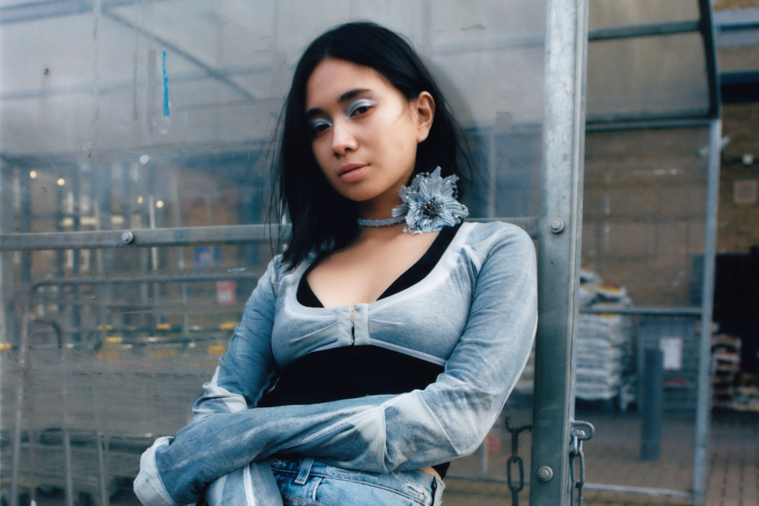 NIKI shares latest single ‘Blue Moon’ ahead of new album ‘Buzz’