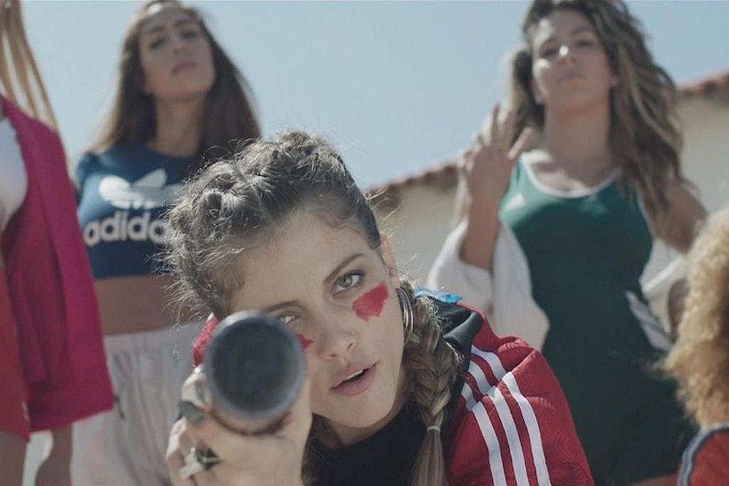 Noga Erez disrupts the peace in the video for ‘Noisy’