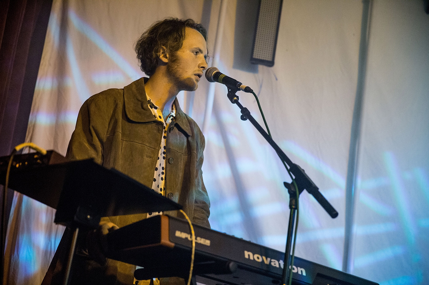Clean Cut Kid top DIY Presents Community bill with all-smiles set
