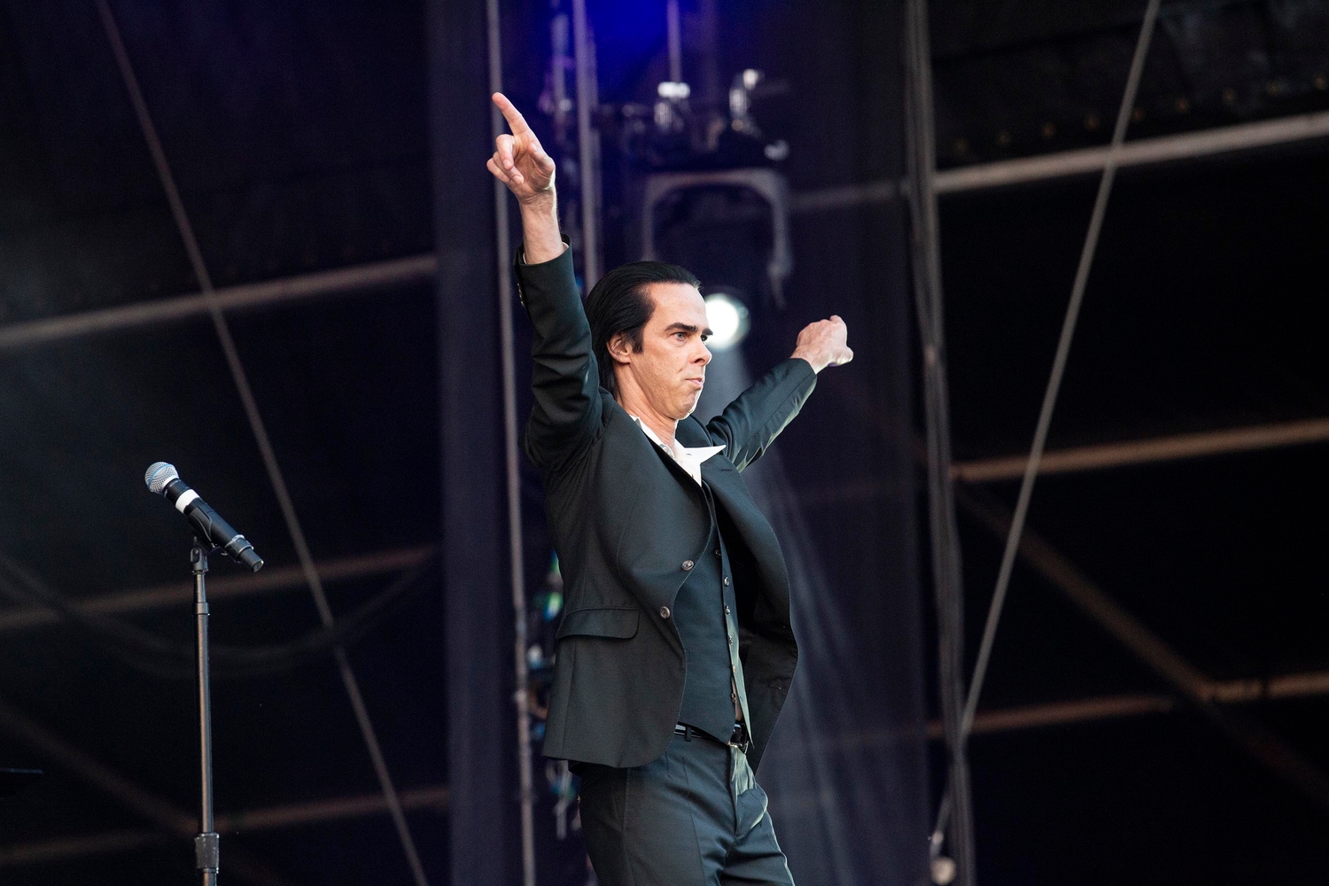 Nick Cave and the Bad Seeds close All Points East with a deeply powerful, hypnotic finale (with added Kylie!)