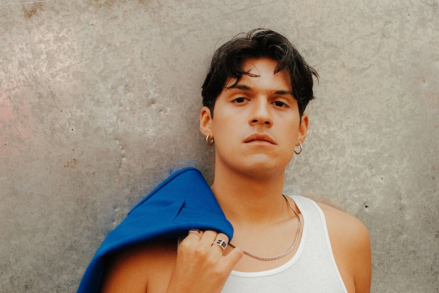 Omar Apollo unveils new single ‘3 Boys’