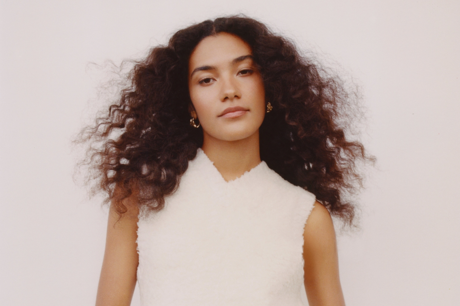 Olivia Dean releases new single 'Time' • News • DIY Magazine