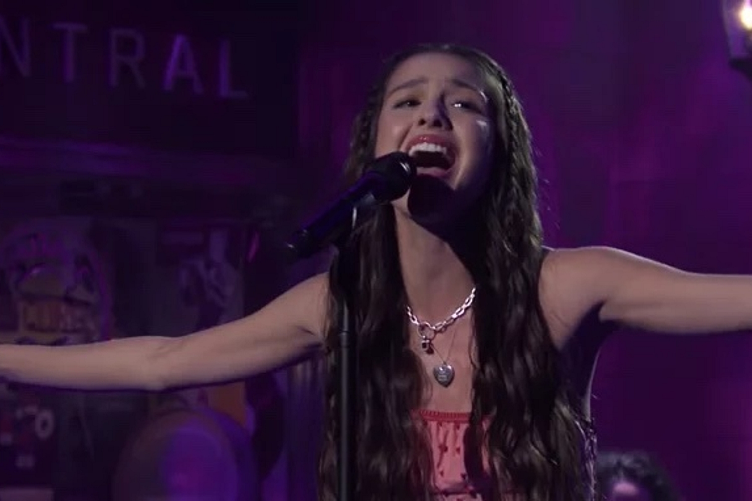 Olivia Rodrigo performs ‘Drivers License’ and ‘good 4 u’ on SNL