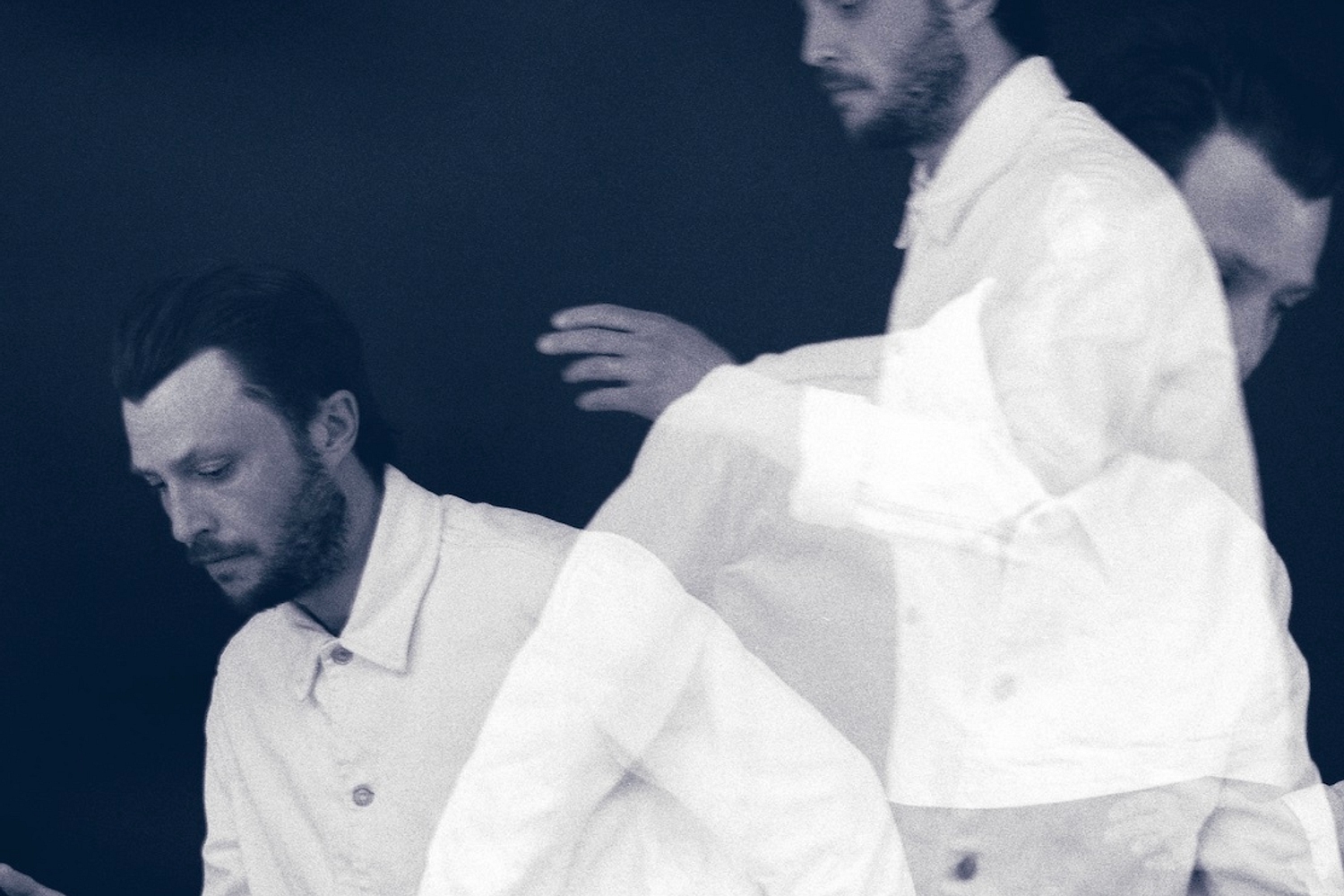 Orlando Weeks shares new single ‘Bigger’