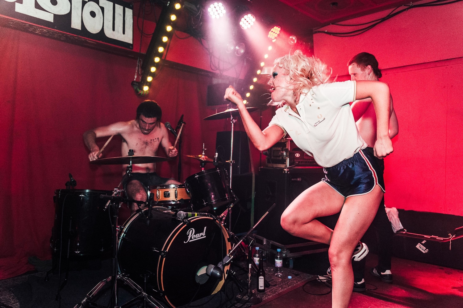 'Mon the Sniff: Amyl and the Sniffers