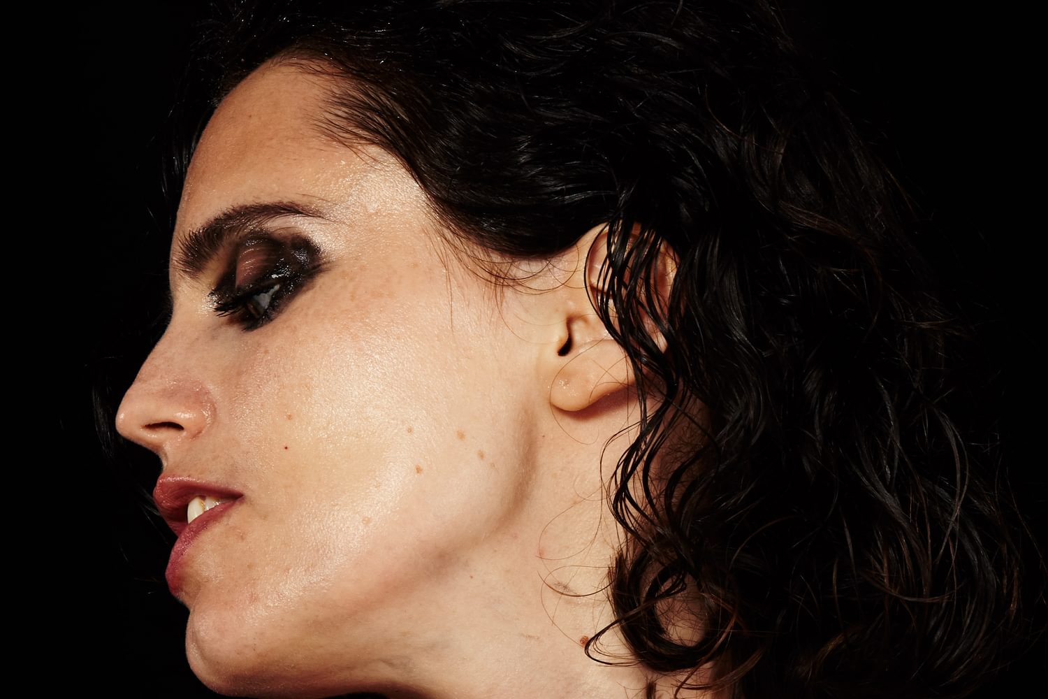 Anna Calvi announces new album 'Hunter' with single 'Don't Beat The Girl Out Of My Boy'